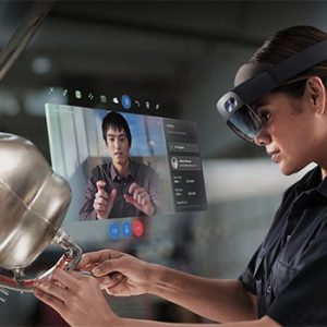 microsoft-hololens-use